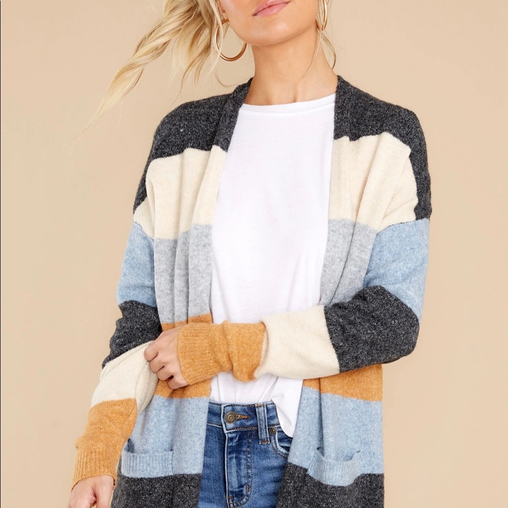 Hear me out Grey color Block cardigan